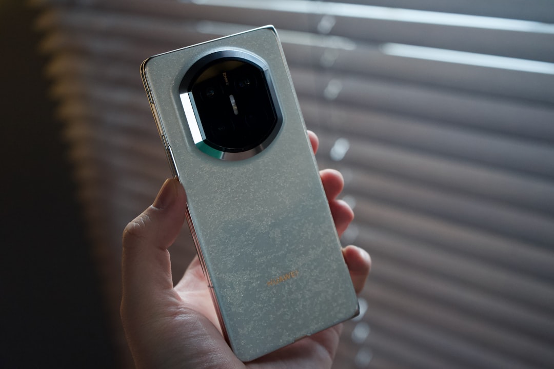 Photo privacy protection smartphone